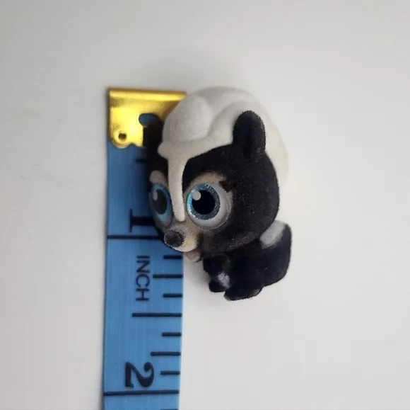 Disney Doorables Series 5 Special Edition "Flower" From Bambi Figurine - Picture 6 of 9